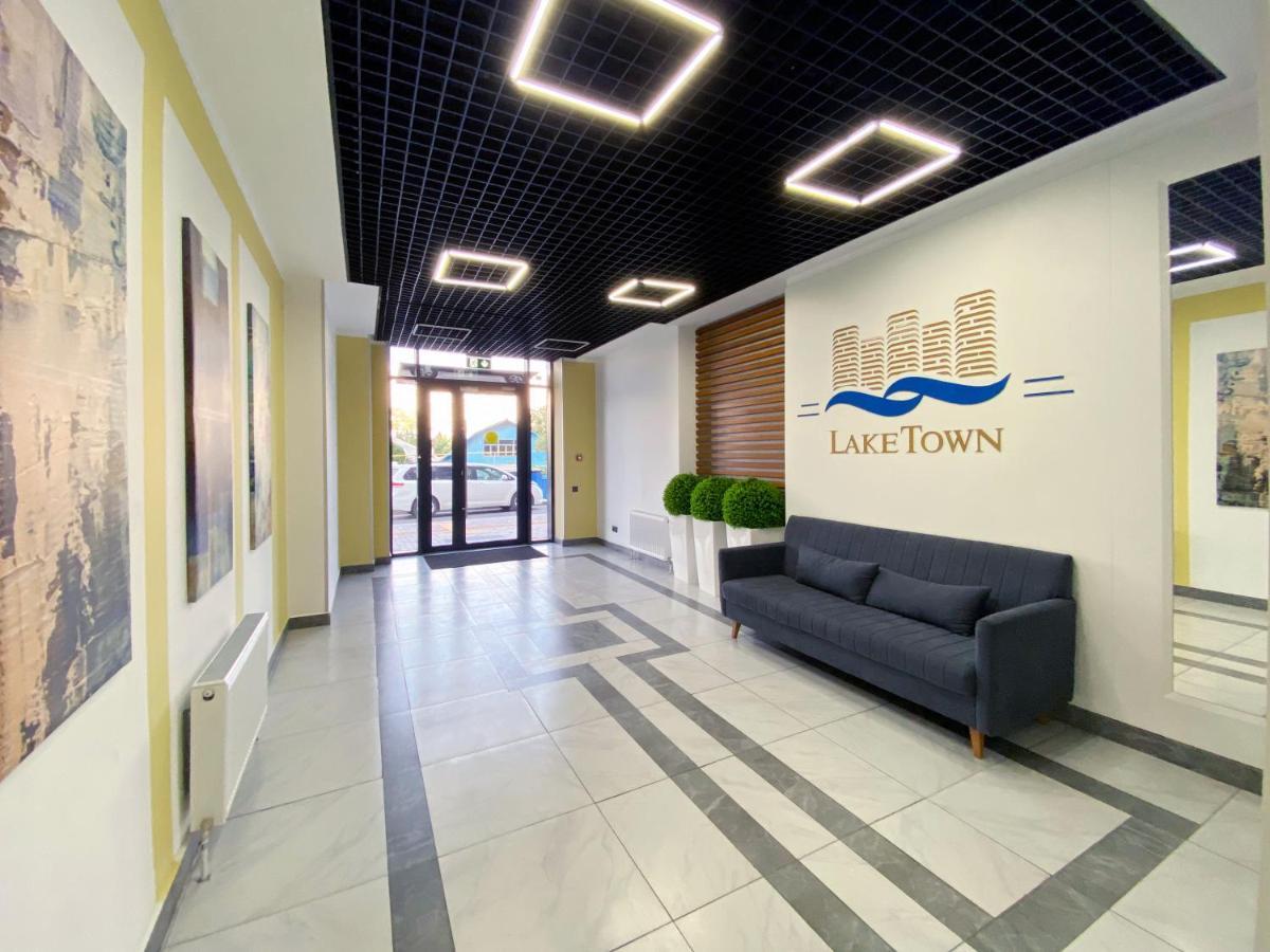 Апартаменты В Жк Laketown На Берегу Озера Almaty Eksteriør billede